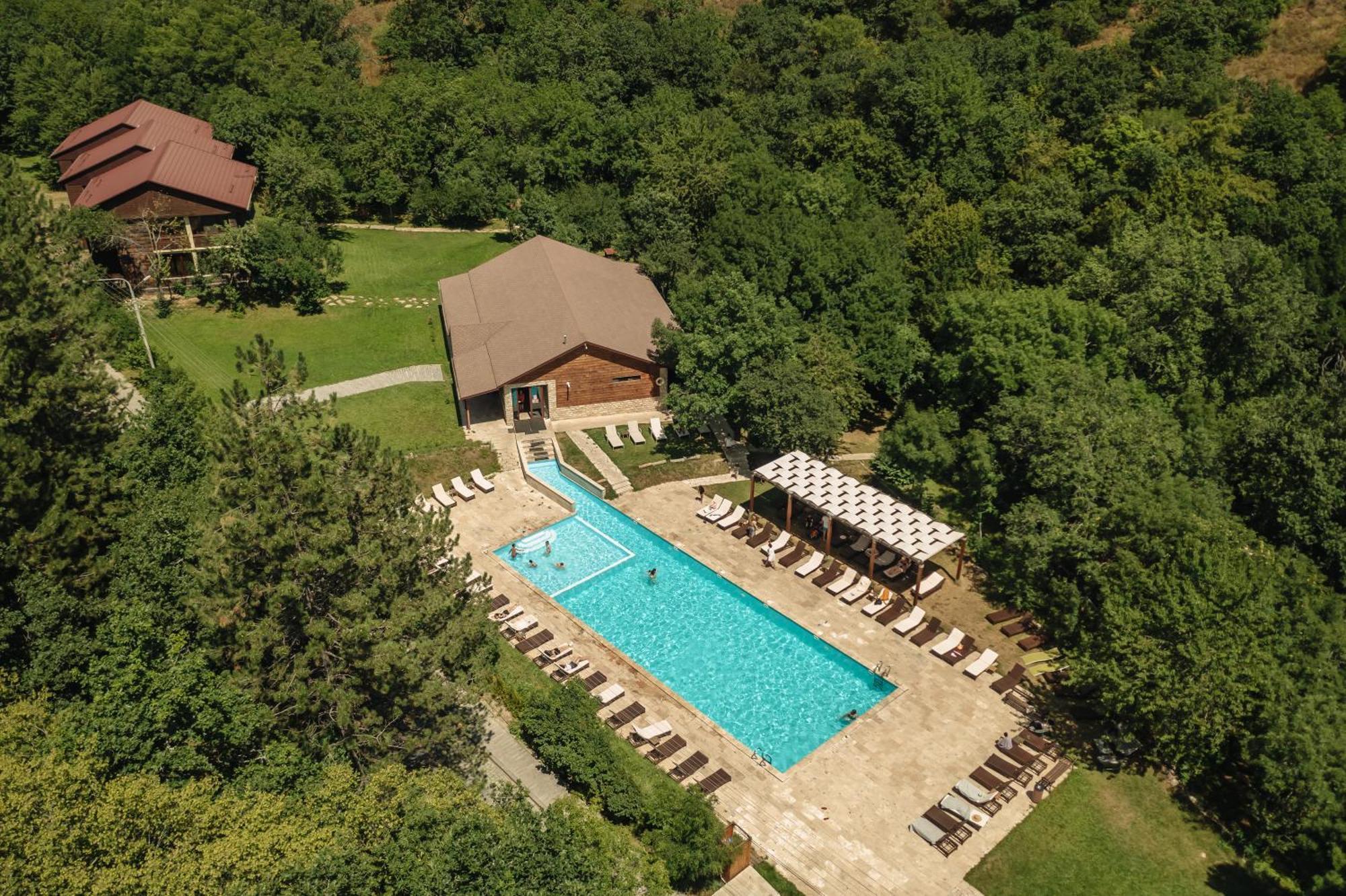 Apricot Aghveran Resort Bagian luar foto