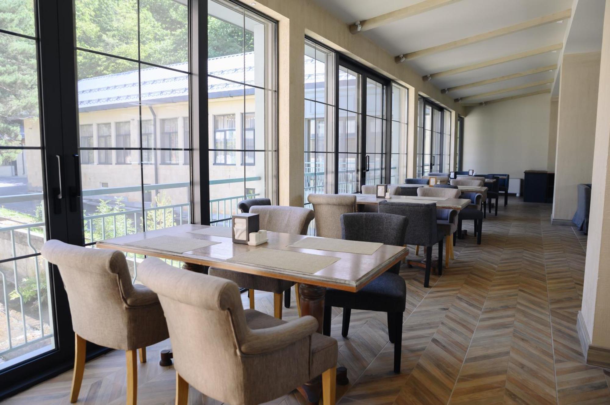 Apricot Aghveran Resort Bagian luar foto
