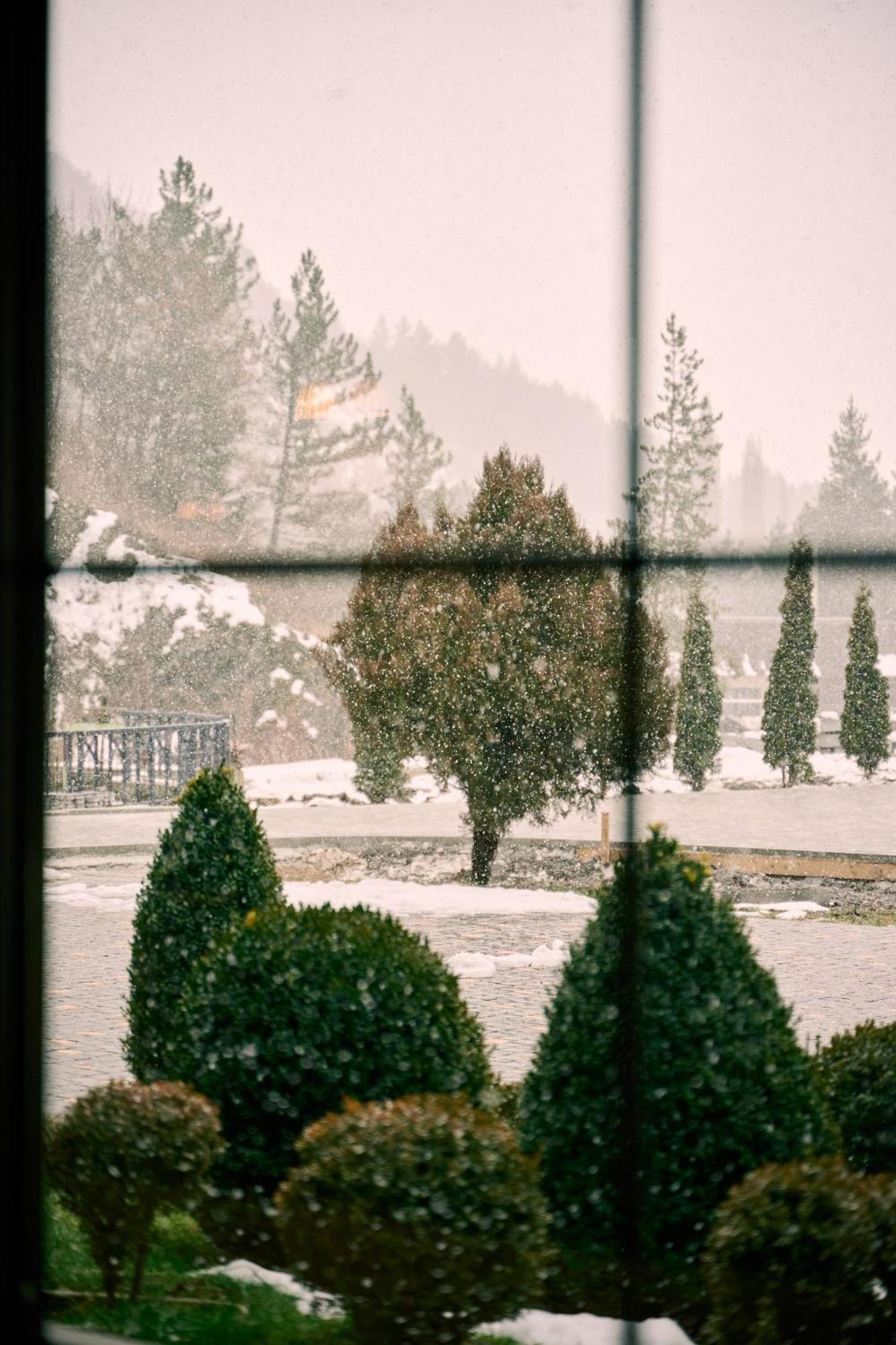 Apricot Aghveran Resort Bagian luar foto
